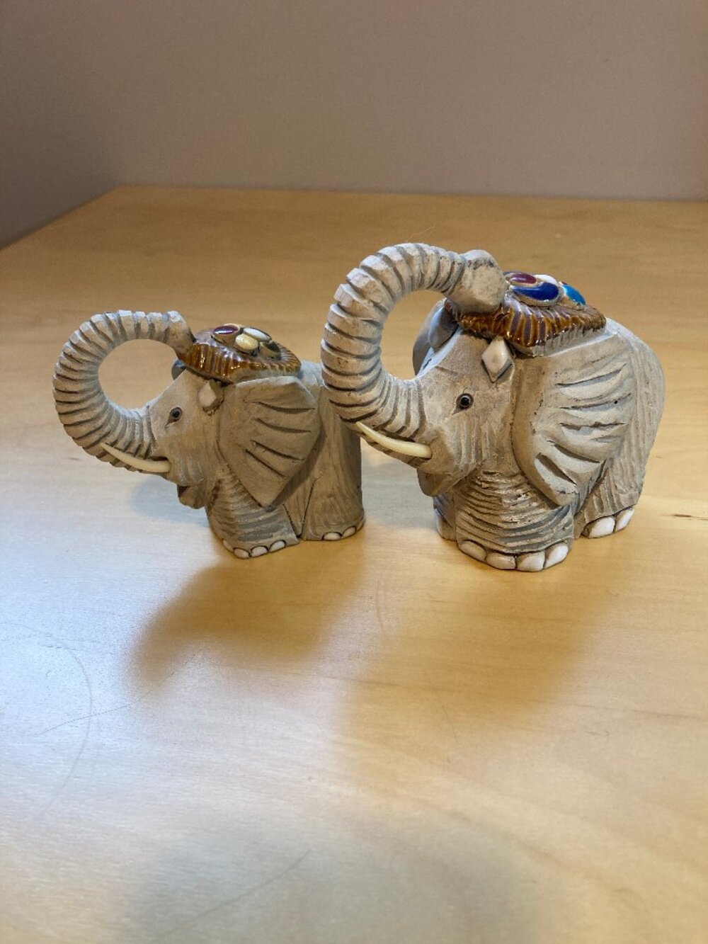 Artesania Rinconada Elephants Mom and Baby Clay Figures